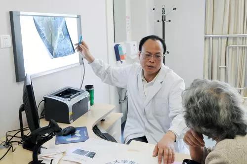 【中国信用】五部门鼓励医师开办诊所 开办状况纳入个人诚信体系