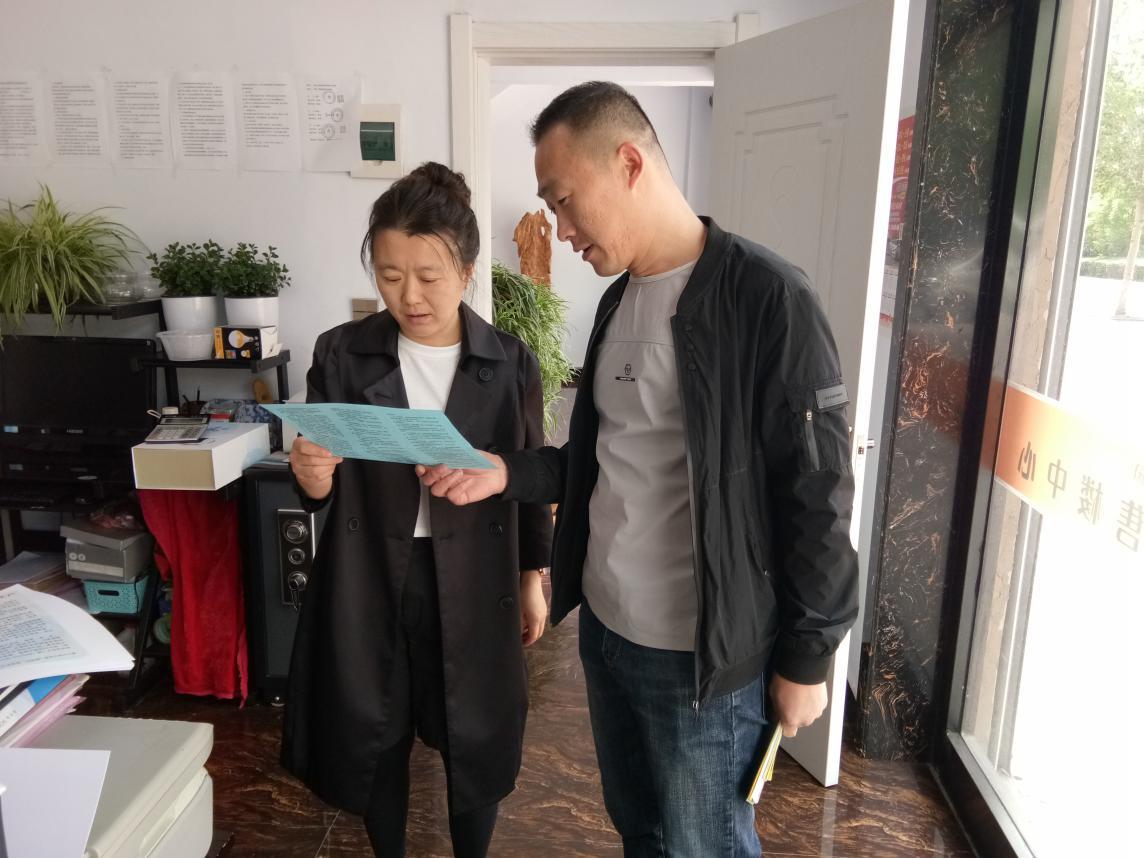 发改局开展信用体系建设及扫黑除恶宣传活动